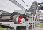 Efficient steep incline conveyor for mining and cement industries
