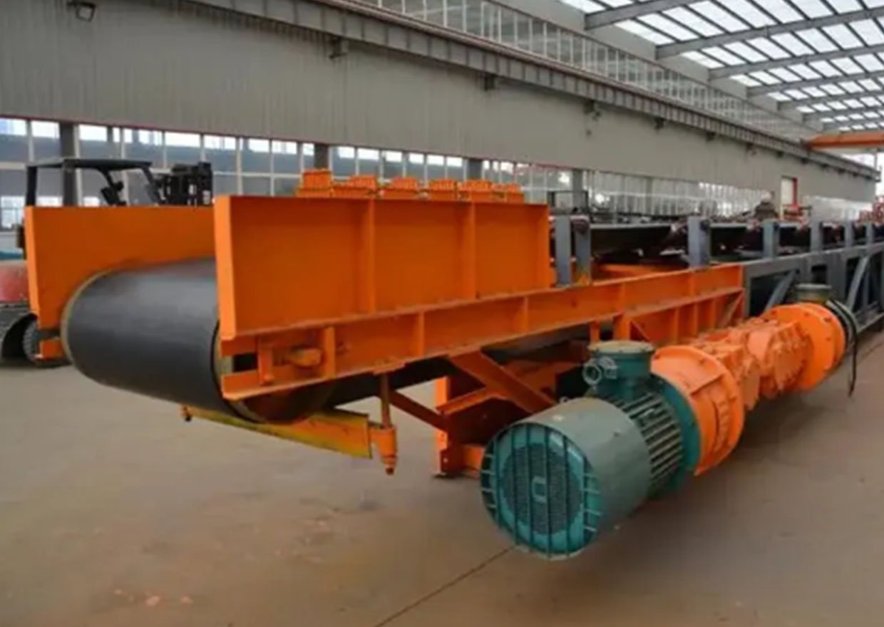 Telescopic conveyor system for harsh environments