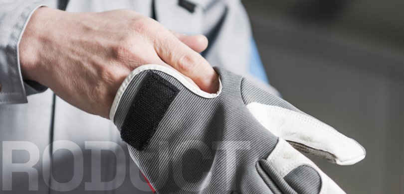 How often is it appropriate to replace labor protection gloves? What factors need to be considered