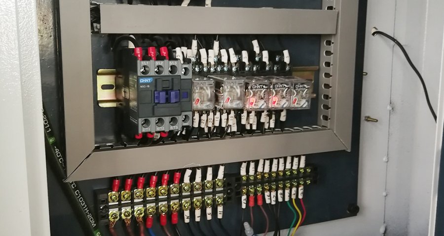 Caja de control eléctrico