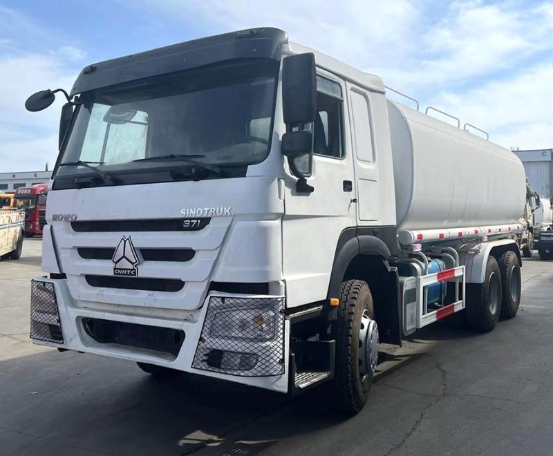 Used HOWO 6×4 20CBM Fuel Tank Truck