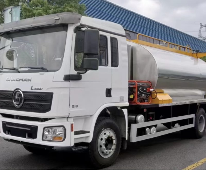 SHACMAN L3000 4×2 Asphalt Distribution Truck