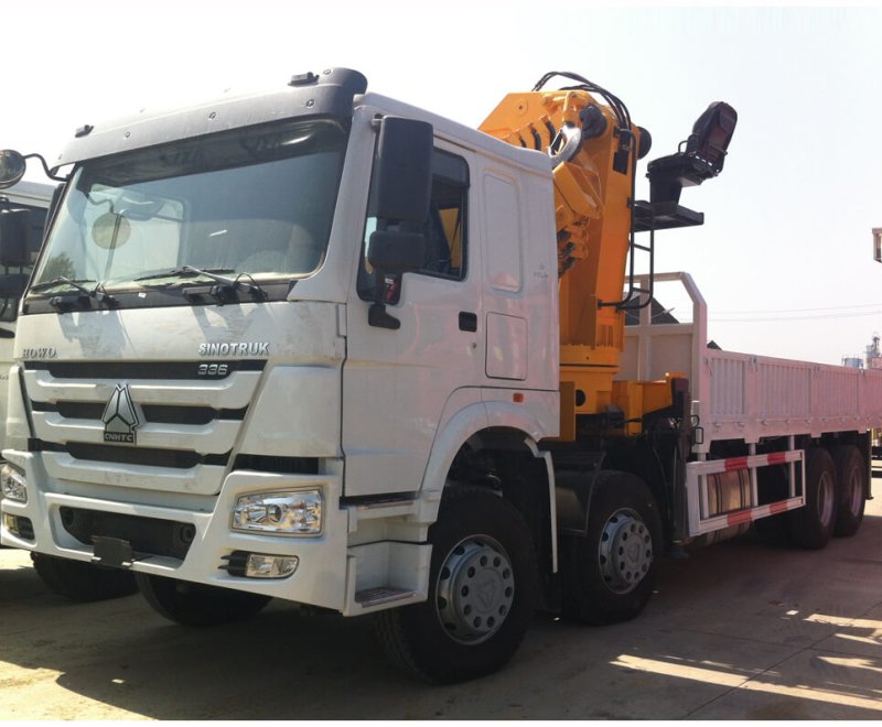 SINOTRUK HOWO 8×4 Mounted Crane Truck