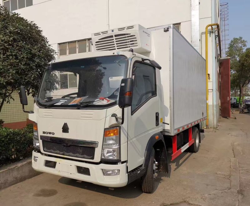 HOWO 4×2 Refrigerated Trucks