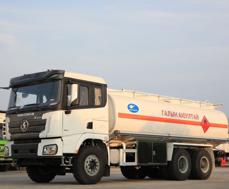 SHACMAN X3000 6×4 Fuel Tank Truck