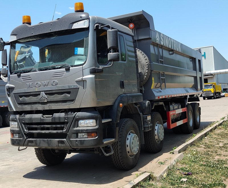 SINOTRUK HOWO TX 8×4 Dump Truck