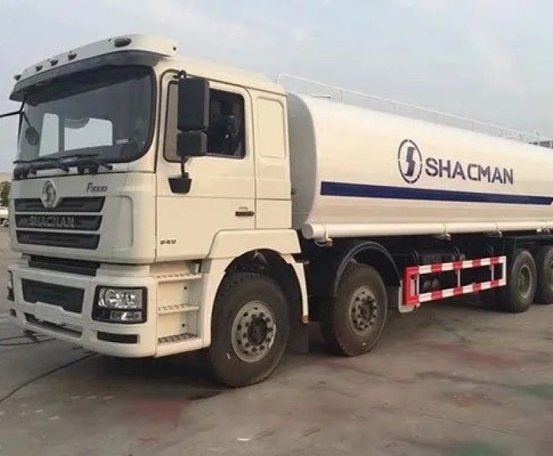 SHACMAN F3000 8×4 Fuel Tank Truck