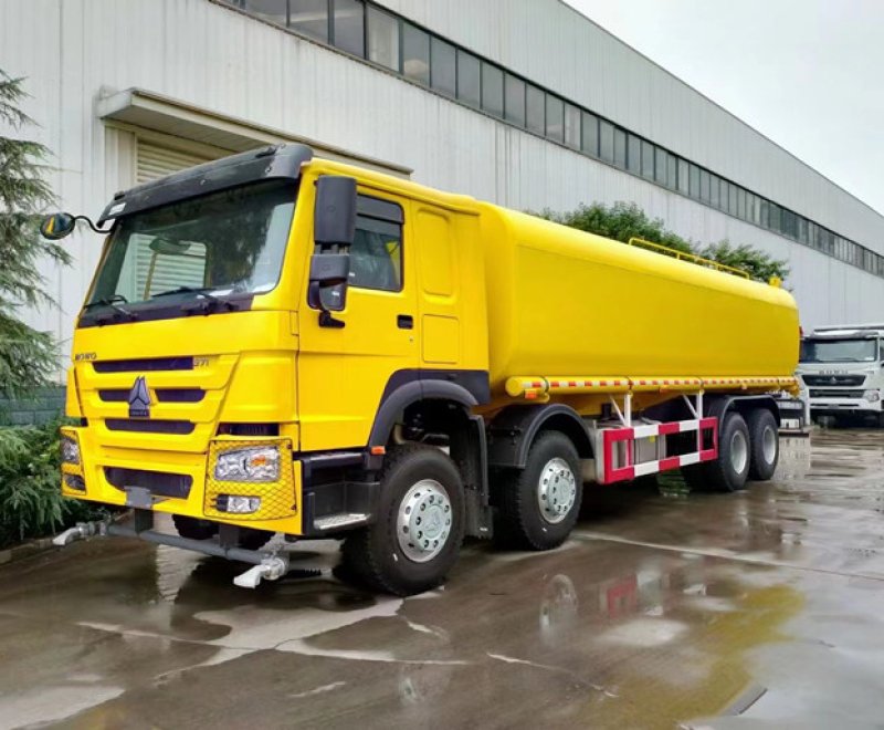 SINOTRUK HOWO 8×4 Water Bower Truck