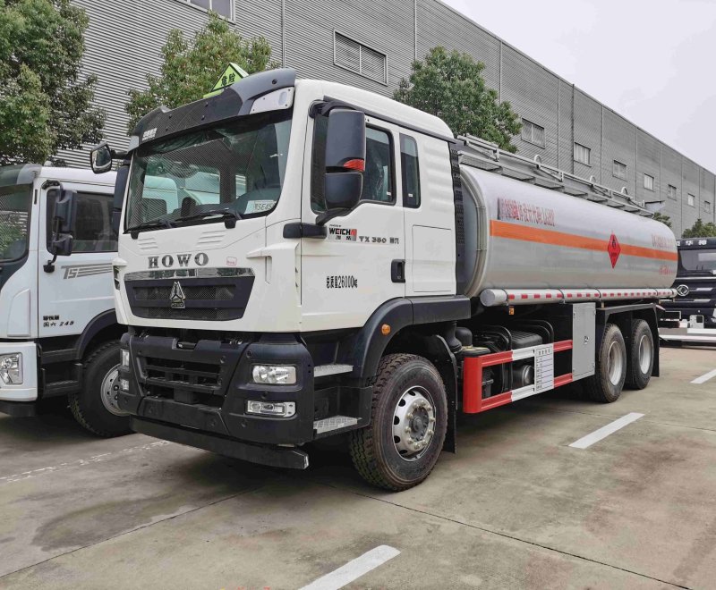 SINOTRUK HOWO TX 6×4 Fuel Tank Truck