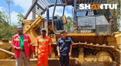 Shantui's overseas service team has delved into the Cameroonian forest land, providing exceptional service to support the development of local forestry resources