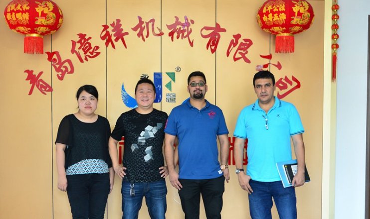 Los clientes de Bangladesh visitaron la empresa Y i want