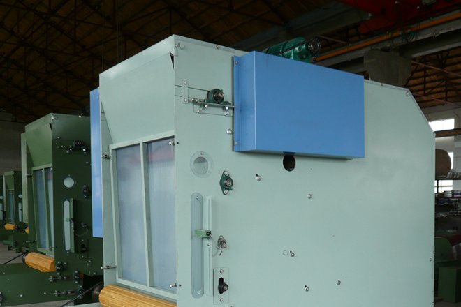 Semi-Worsted Feeder (medium size)