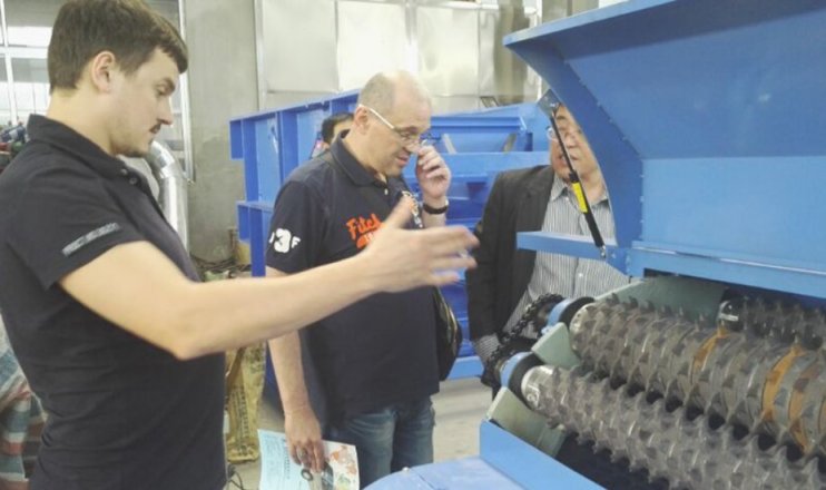 Uzbekistan customers come to our company to discuss cooperation