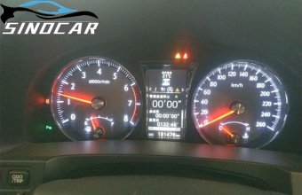 丰田皇冠 2016 2.0T 时尚版 (8)