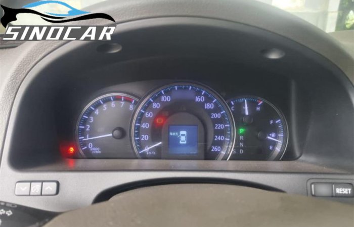 丰田皇冠 2011 2.5L Royal真皮天窗版 (8)