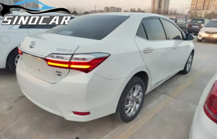 丰田卡罗拉 2018 1.2T S-CVT GL-i真皮版 (16)