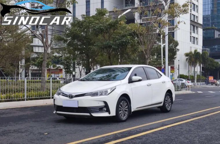 White Color 2019 Toyota Corolla 1.2T High Quality Used Cars Made In China