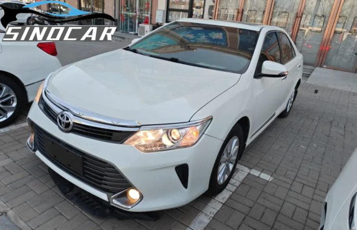 丰田凯美瑞 2016 2.0G 领先版白色 (1)