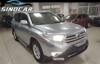 丰田汉兰达 2014 2.7L 两驱精英版银色 (3)