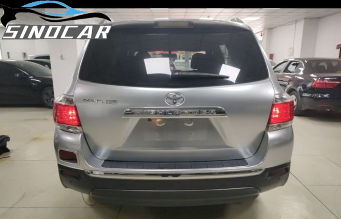 丰田汉兰达 2014 2.7L 两驱精英版银色 (5)