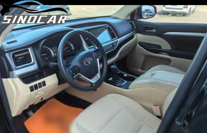 丰田汉兰达 2017 2.0T 两驱5座精英版 (8)