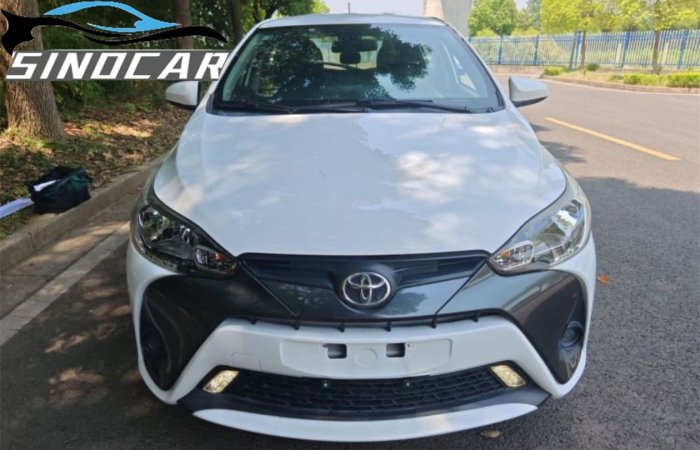 丰田致炫 2016 1.5E CVT 魅动版白色 (2)