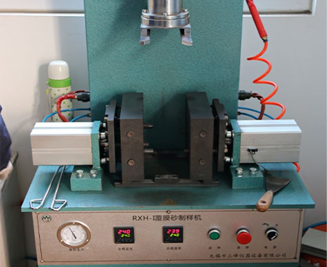 Máquina de preparación de muestras de arena recubierta de resina