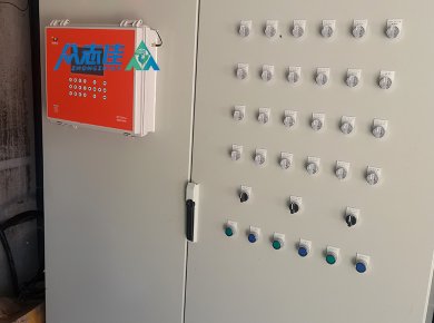 _0022_Control panels 3