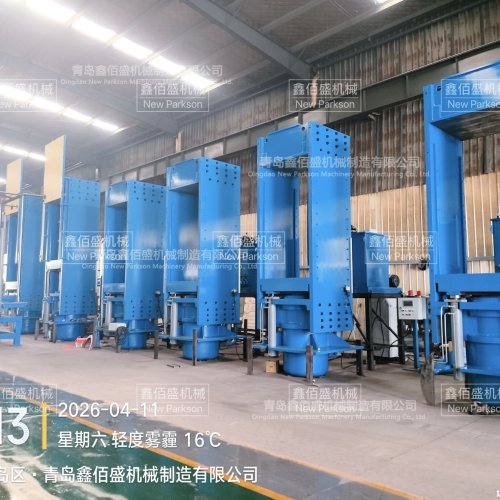Five sets solid tire vulcanizing machines were installed in the workshop and photographed directly on site