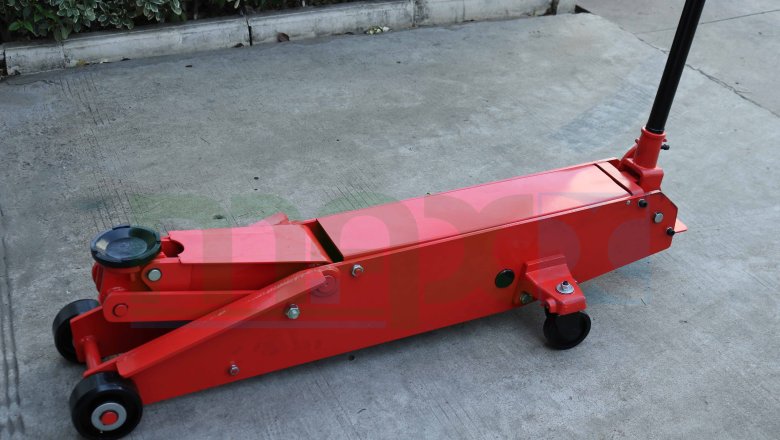 Qingdao Maxx Auto Parts Strengthens Global Presence with Certified Floor Jack and Garage Jack Solutions