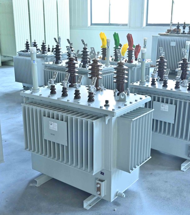 ما هو المحول المغمور بالزيت؟ وما هي مزاياه؟