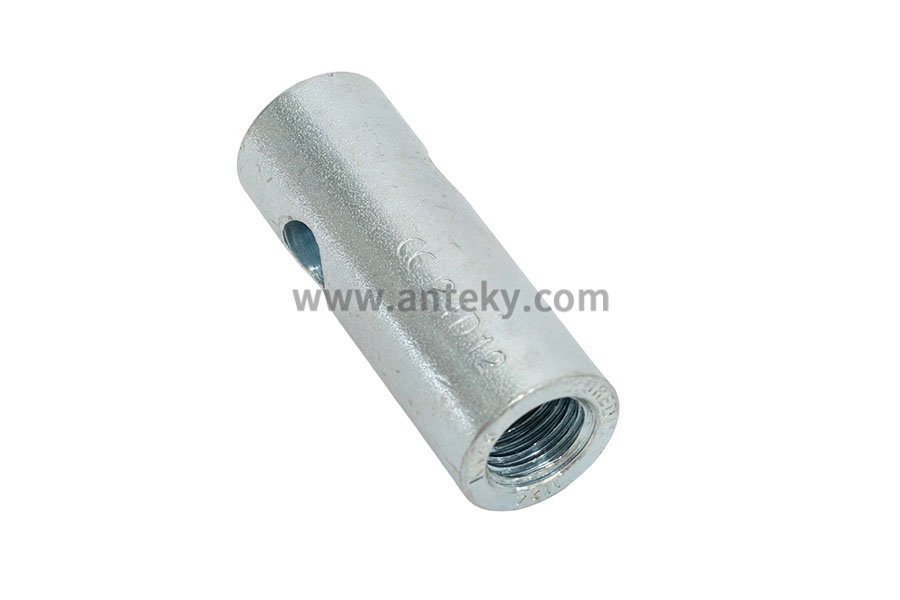 Solid lifting socket