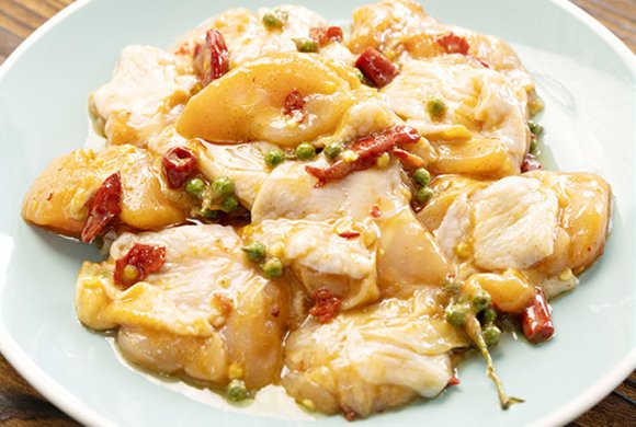 Yellow chicken with sichuan peppercorn oil