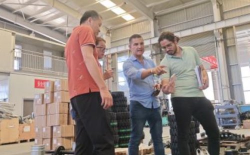 Delegação empresarial do Panamá visitou o país e firmou acordo de cooperação! A presença global da Bojun Forklifts continua a crescer.