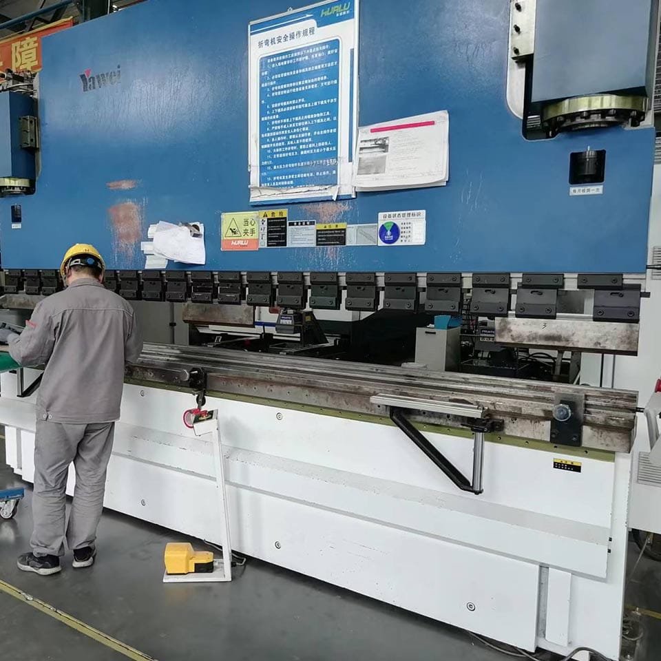 _0173_Bending machine