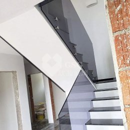 Modern Black Tempered Glass Stair Railing for Residential Staircases|Globalstar Glass