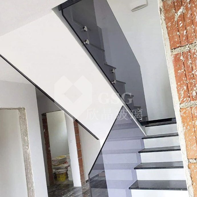 Modern Black Tempered Glass Stair Railing for Residential Staircases|Globalstar Glass