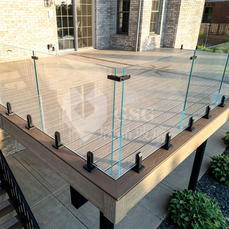 Glass fencing