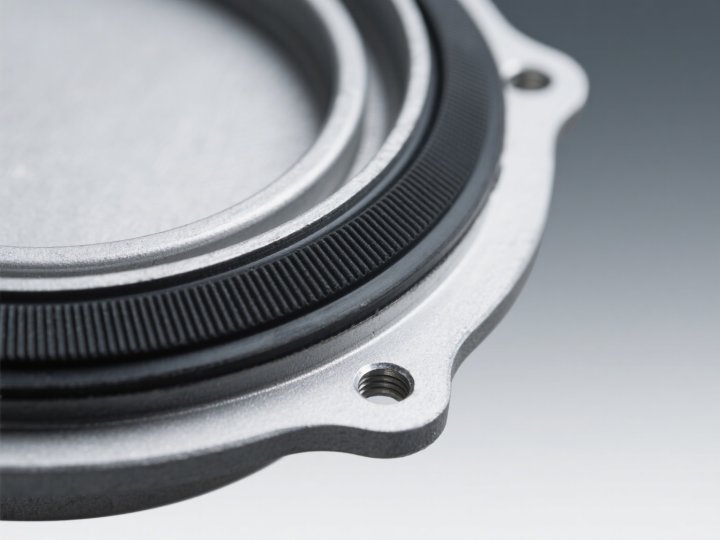 Compressor Panel Seal with Vibration Control