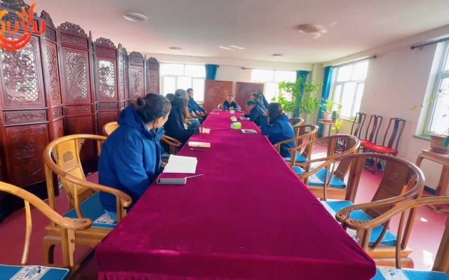 Following three days of intensive shipping operations, we began organizing the cargo yard this morning. 