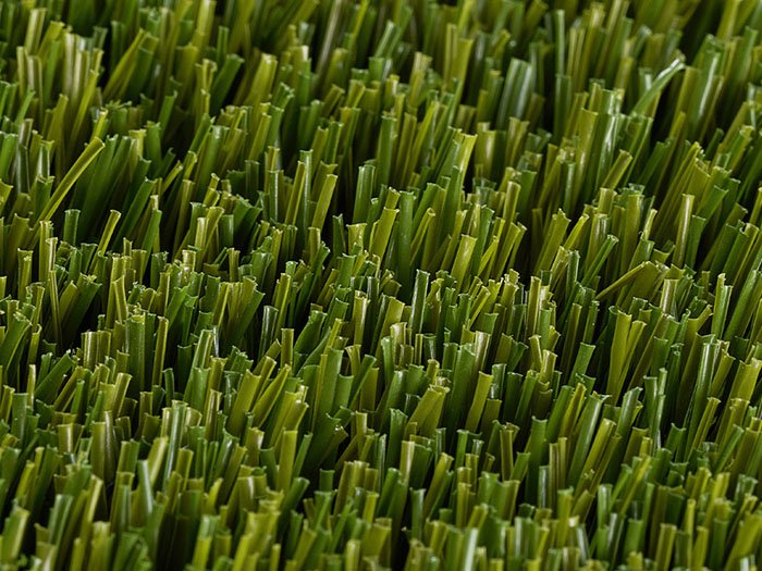 Soft synthetic grass for large dogs