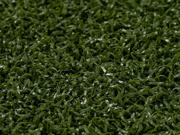 Low-maintenance artificial golf course turf