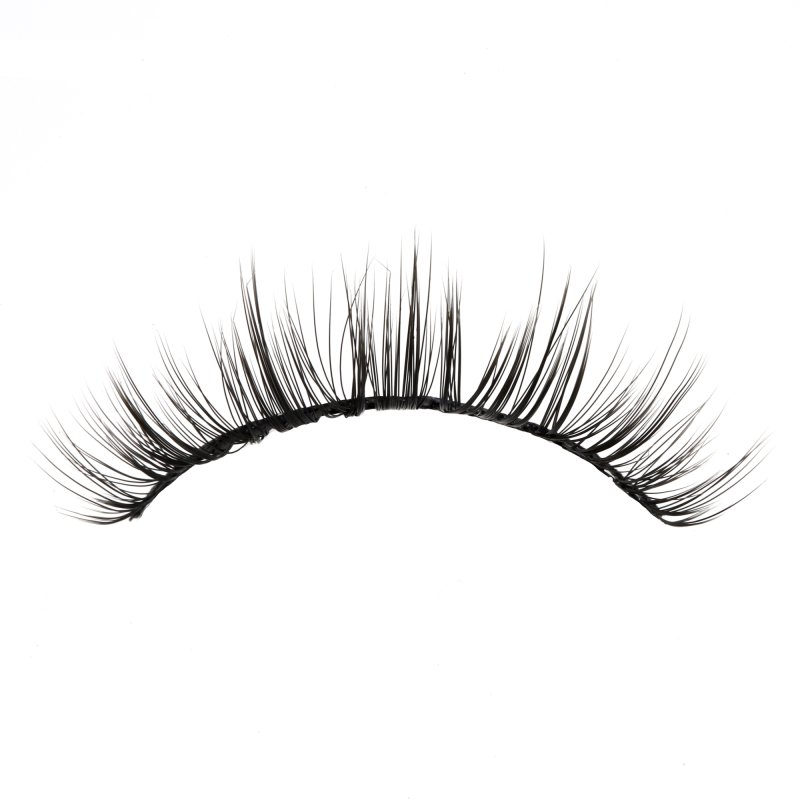 natural Short Wispy lashes wearing effect