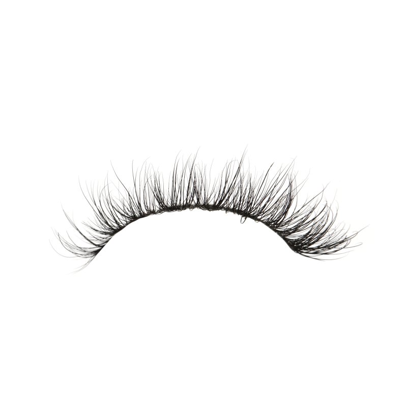 natural volume mink lashes wearing effect