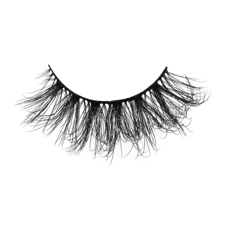 Dramatic fluffy lashes