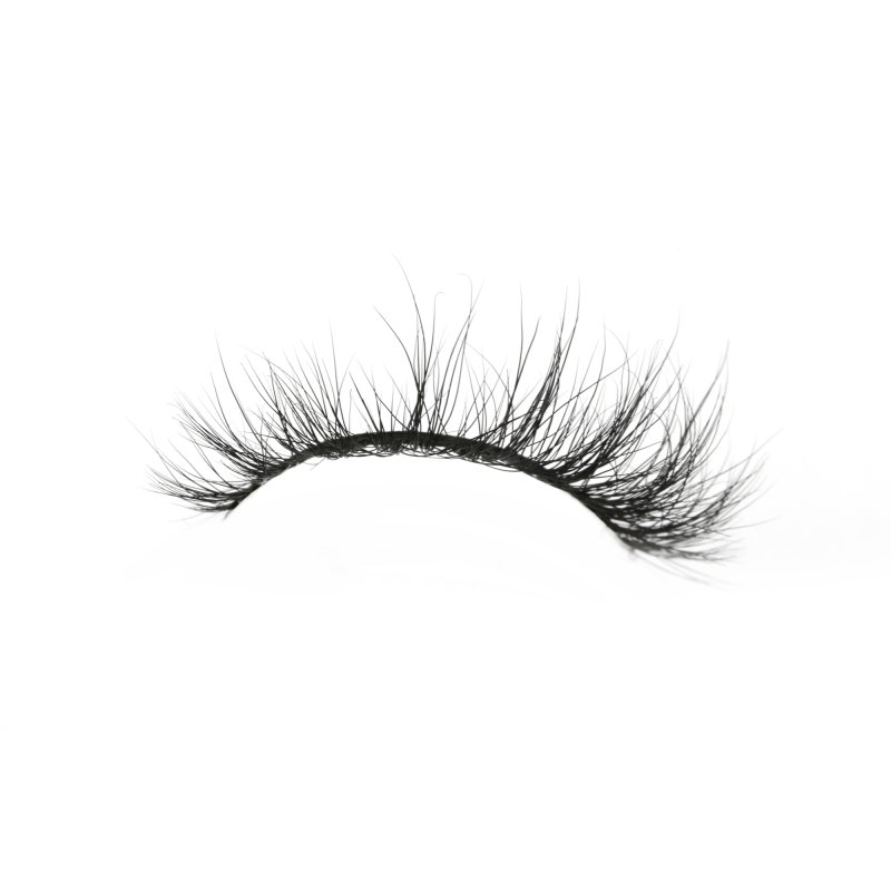 3d luxury mink lashes wearing effect
