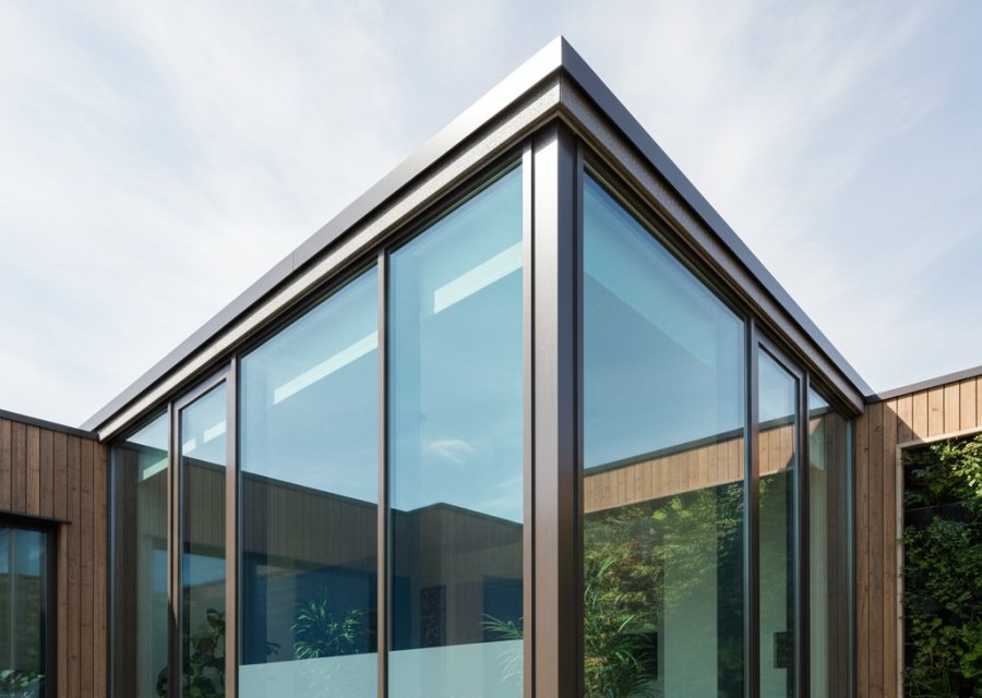 اتجاهات صناعة النوافذ والأبواب 2026: كفاءة الطاقة، التكنولوجيا الذكية، والاقتصاد الدائري