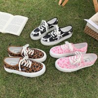 Ladies canvas shoes