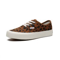 Ladies canvas shoes