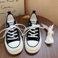 low top canvas shoes
